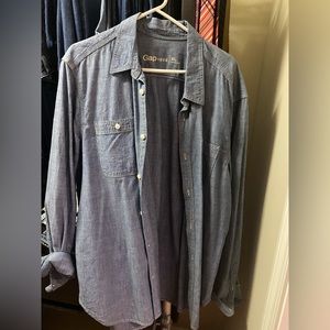Men’s Gap lightweight Jean button down